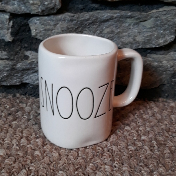 Bundle of 2 Rae Dunn coffee mugs VACAY  SNOOZE - Picture 3 of 5